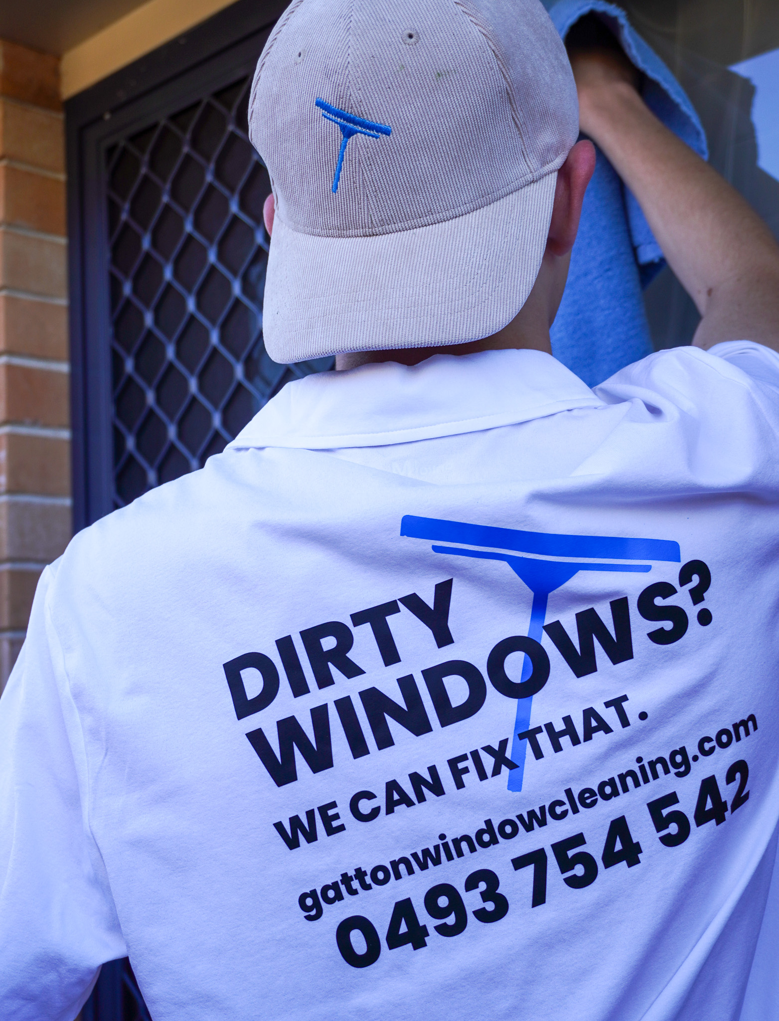 Professional window cleaning service in Forest Hill QLD 4342